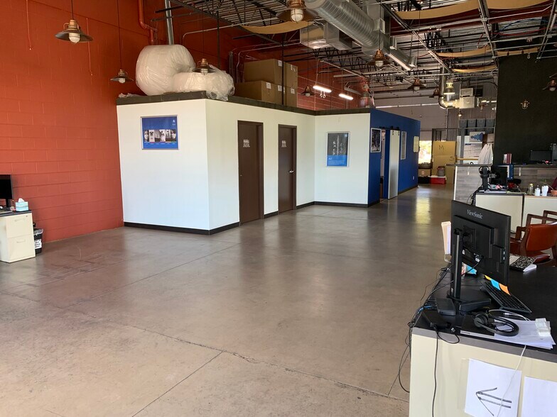 More Photos Of 943-965 E 11th St, Loveland Warehouse For Lease