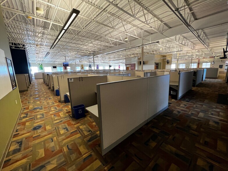 More Photos Of 3901 N Louise Ave, Sioux Falls Office For Lease