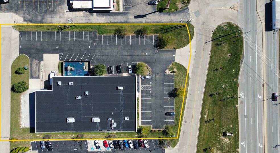 More Photos Of 1455 E 2nd St, Franklin Freestanding For Lease