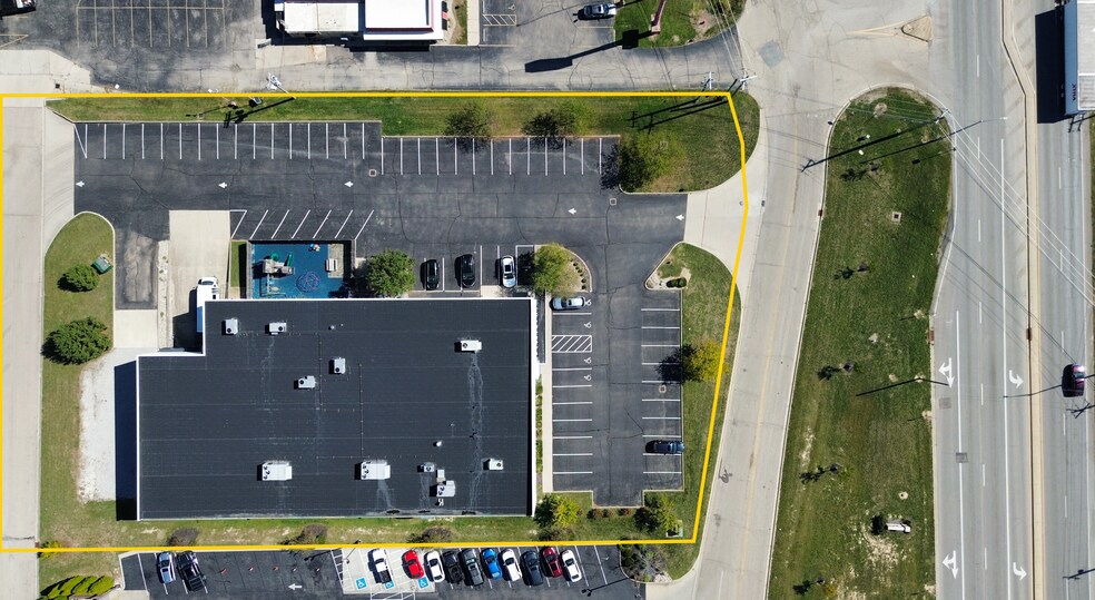 More Photos Of 1455 E 2nd St, Franklin Freestanding For Sale