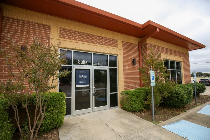 More Photos Of 9250 Pasadena, Frisco Medical For Lease