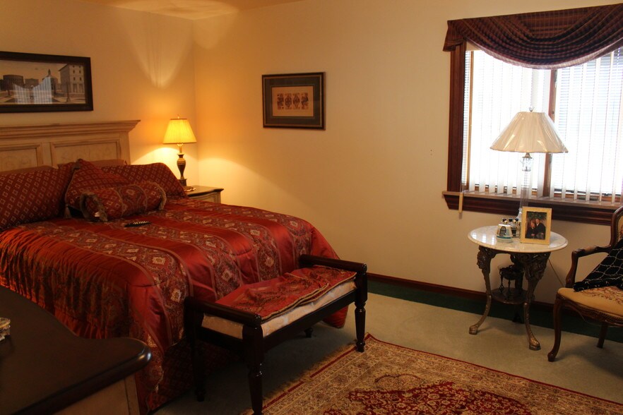 More Photos Of 725 Main St, Wintersville Restaurant For Sale