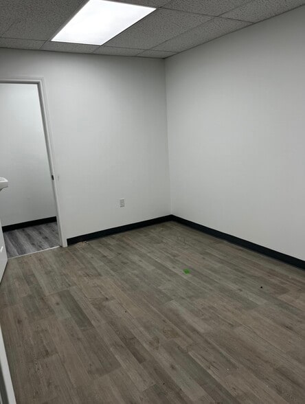 More Photos Of 6406 Stuebner Airline Rd, Houston Warehouse For Sale