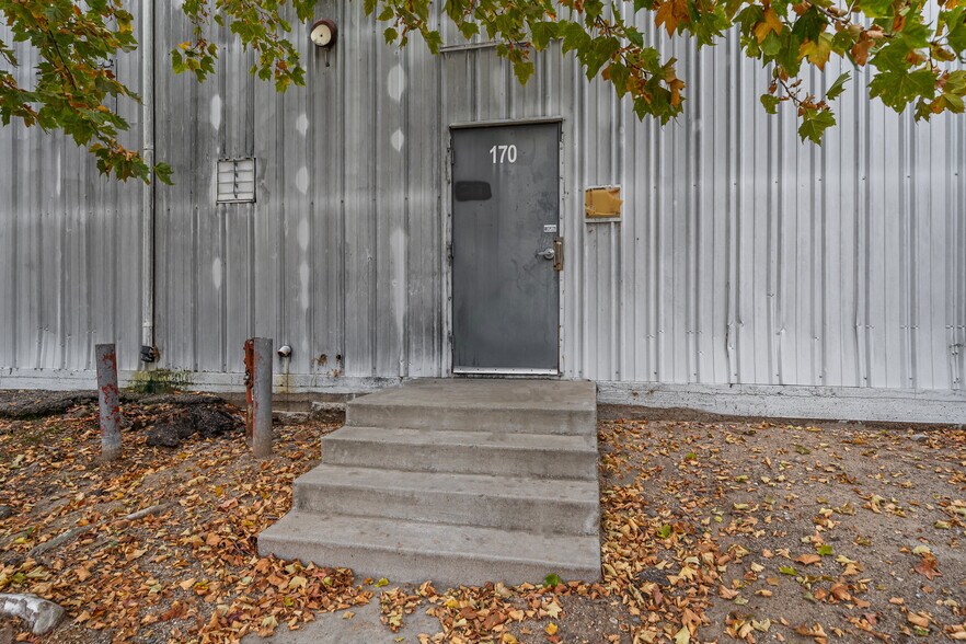 More Photos Of 3230 Riverside Ave, Paso Robles Manufacturing For Lease