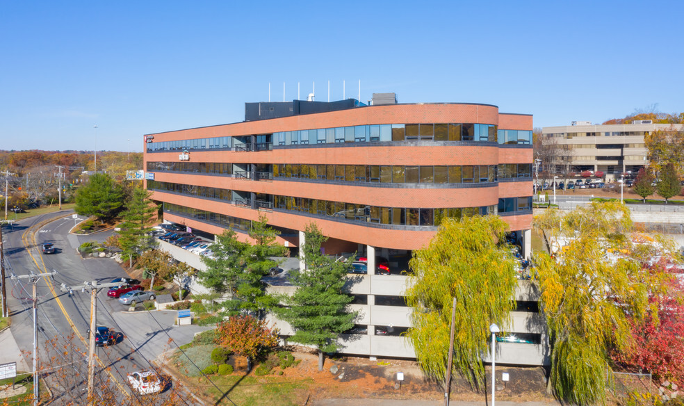 Primary Photo Of 92 Montvale Ave, Stoneham Medical For Lease