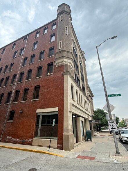More Photos Of 230 E Ohio St, Indianapolis Office For Sale