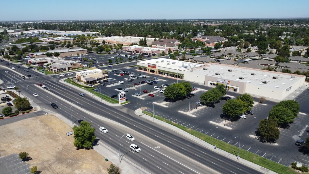 More Photos Of 3520 W Shaw Ave, Fresno Freestanding For Lease