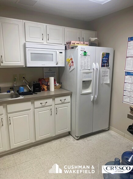 More Photos Of 1426 Center Rd, Avon Medical For Sale