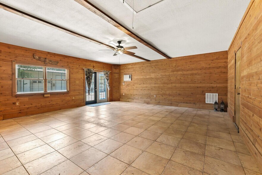 More Photos Of 12869 FM 1385, Pilot Point Light Distribution For Lease