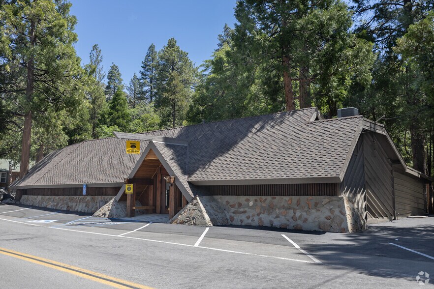 Primary Photo Of 54905 N Circle Dr, Idyllwild-Pine Cove Restaurant For Lease