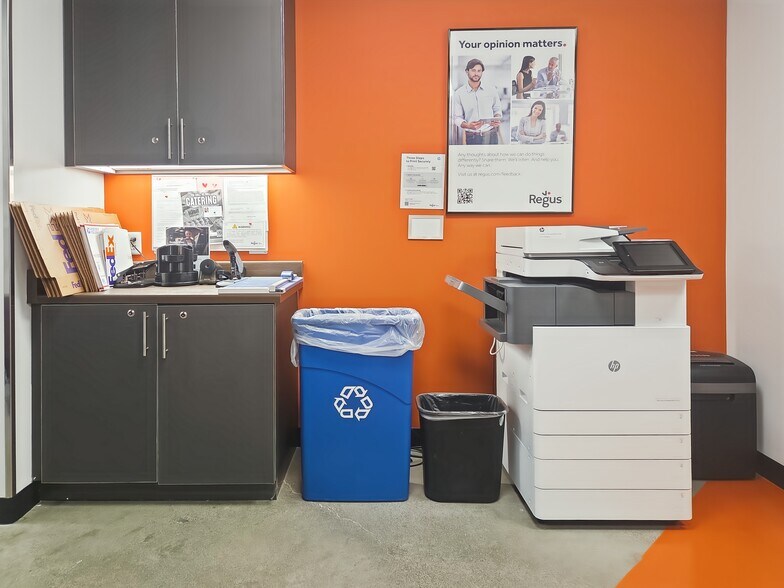 More Photos Of 6701 Koll Center Pky, Pleasanton Coworking Space