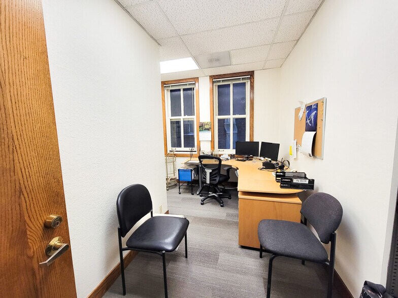More Photos Of 45-49 Powell St, San Francisco Loft Creative Space For Lease