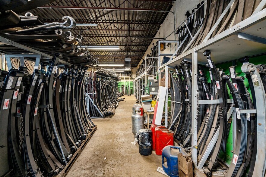 More Photos Of 368 Central Ave, Albany Auto Repair For Sale