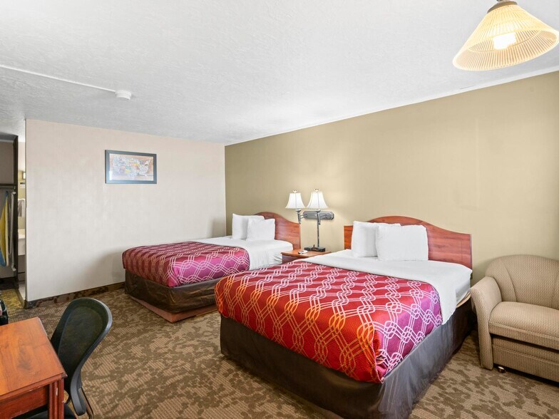 More Photos Of 1225 S State St, Salina Hotel For Sale