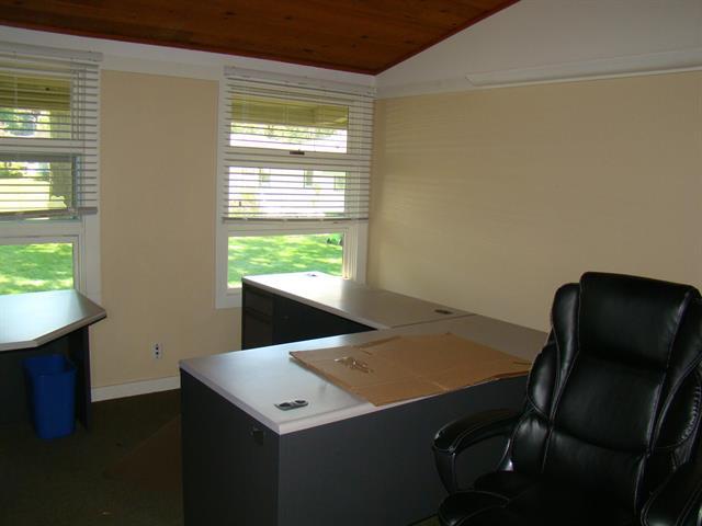 More Photos Of 718 Park Ave, Beaver Dam Office For Sale