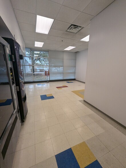 More Photos Of 2800 Duncan Rd, Lafayette Manufacturing For Lease