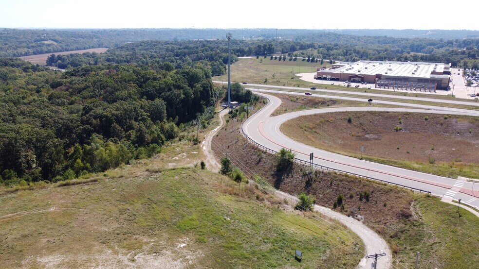 More Photos Of 2975 E McCarty St, Jefferson City Land For Sale