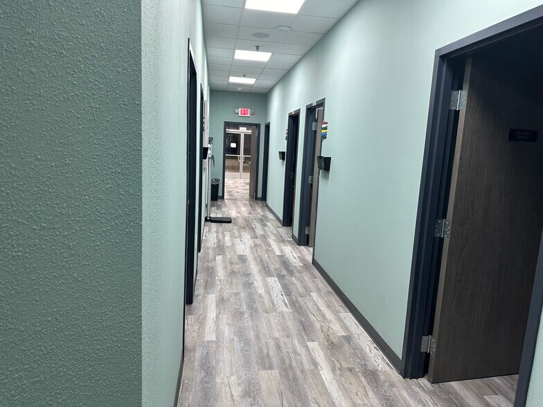 More Photos Of 1661 Eastchase Pkwy, Fort Worth Medical For Lease