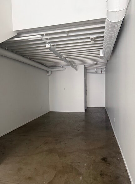 More Photos Of 921 Crocker St, Los Angeles Storefront Retail Office For Sale