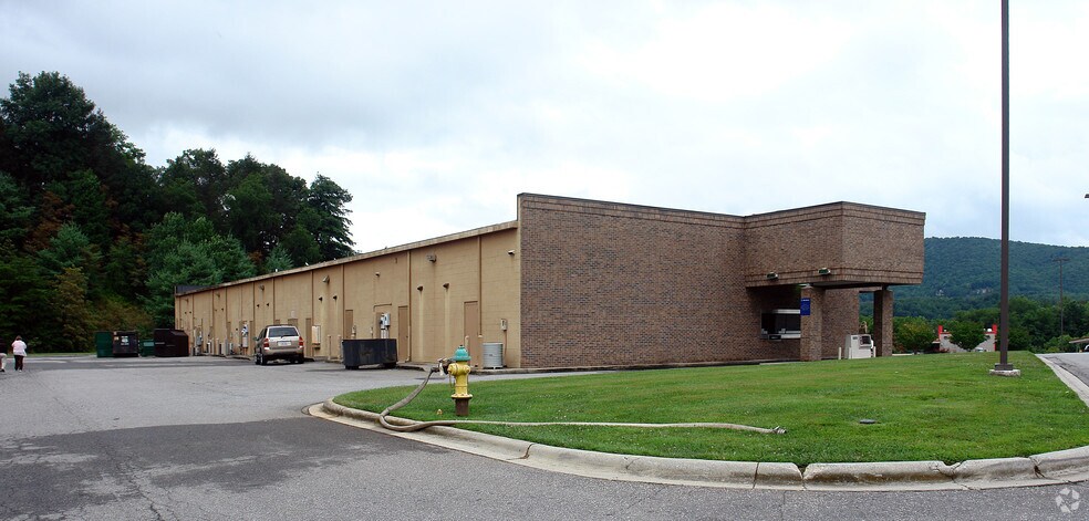 More Photos Of 901 Smokey Park Hwy, Candler Freestanding For Lease
