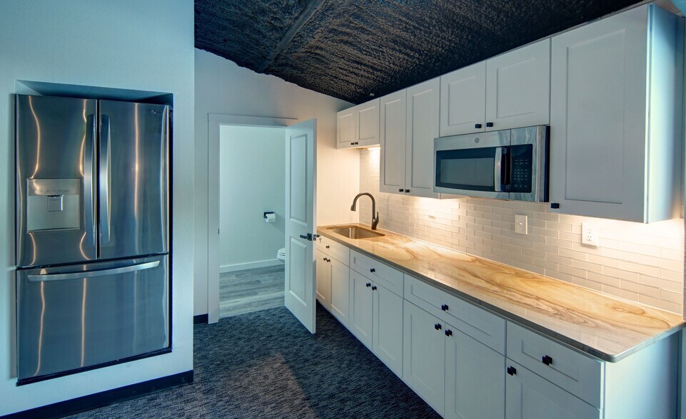 More Photos Of 4300 Burleson Retta Rd, Burleson Flex For Sale