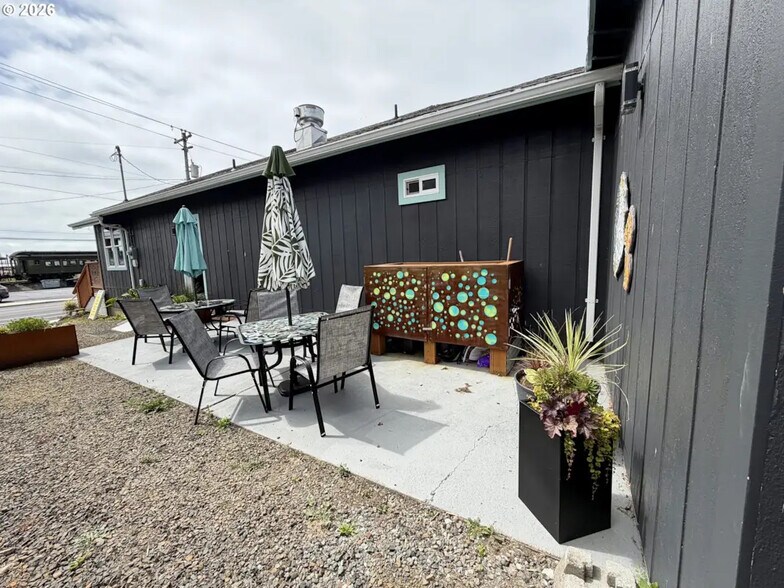 More Photos Of 404 Garibaldi (Hwy 101), Garibaldi General Retail For Sale