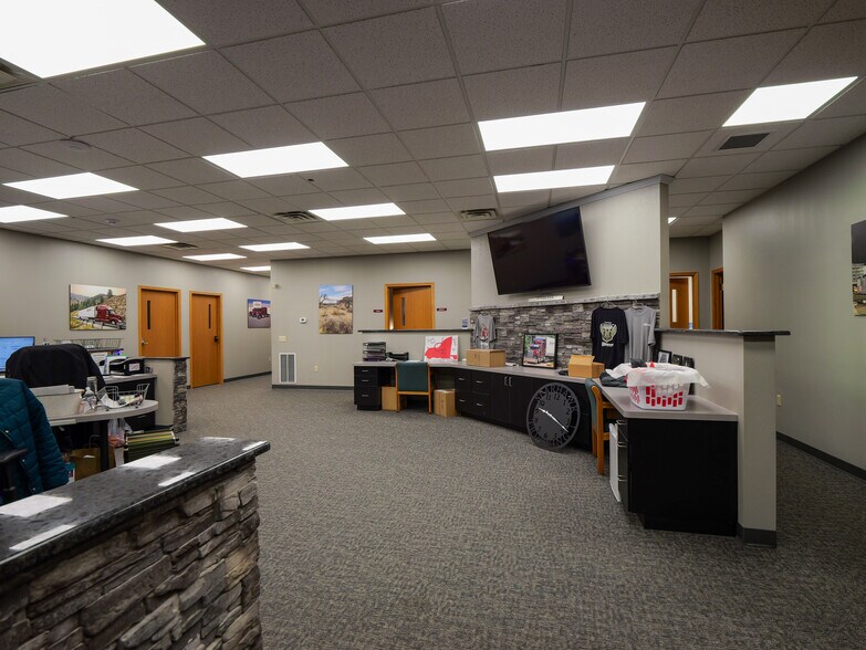 More Photos Of 2321 W Grand Ave, Wisconsin Rapids Office For Sale
