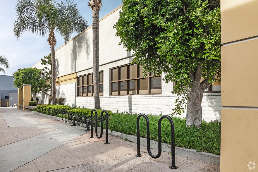 More Photos Of 3802 Culver Ctr, Culver City Drugstore For Lease