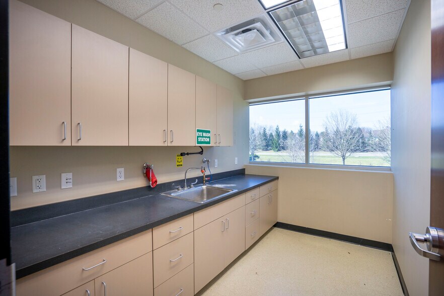 More Photos Of 2601 Gateway Dr, State College Medical For Sale