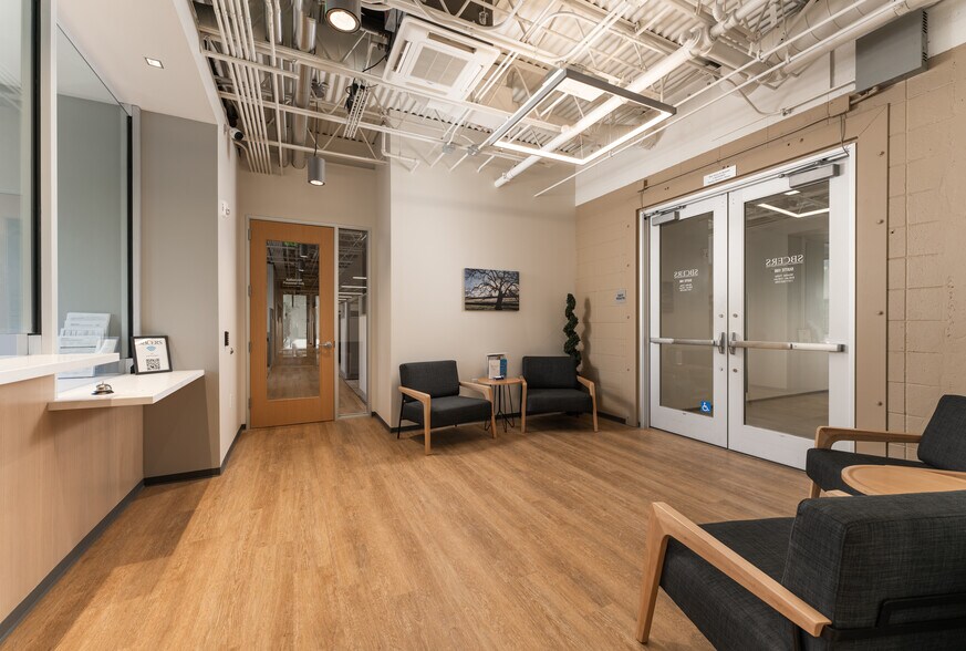 More Photos Of 130 Robin Hill Rd, Goleta Loft Creative Space For Lease