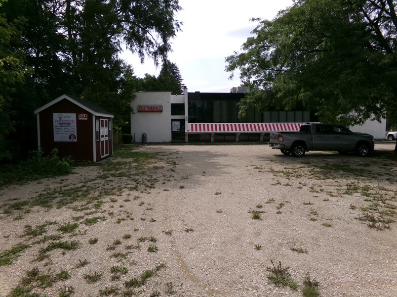 More Photos Of 4021 W Michigan Ave, Lansing Office For Sale