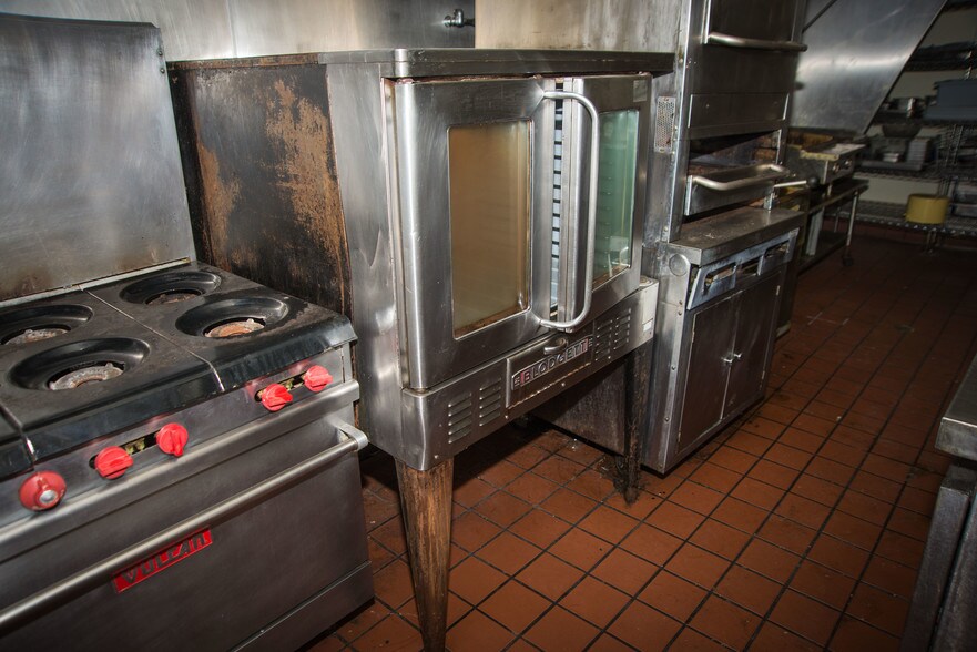 More Photos Of 2-4 N Saginaw St, Pontiac Storefront Retail Residential For Sale