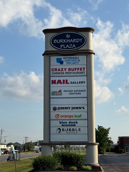 More Photos Of 701 N Burkhardt St, Evansville Storefront For Lease