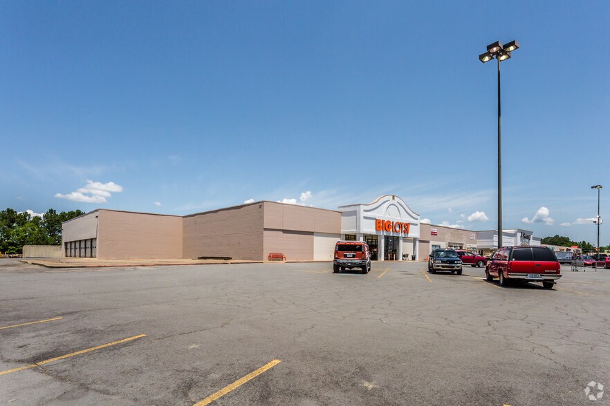 More Photos Of 1426-1528 Military Rd, Benton General Retail For Lease