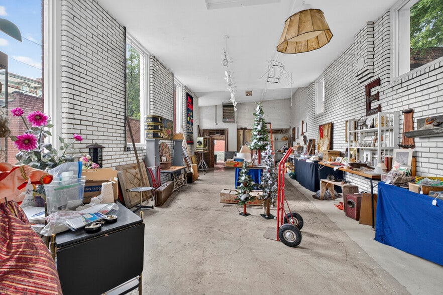 More Photos Of 1304 Sidney St, Saint Louis Flex For Sale