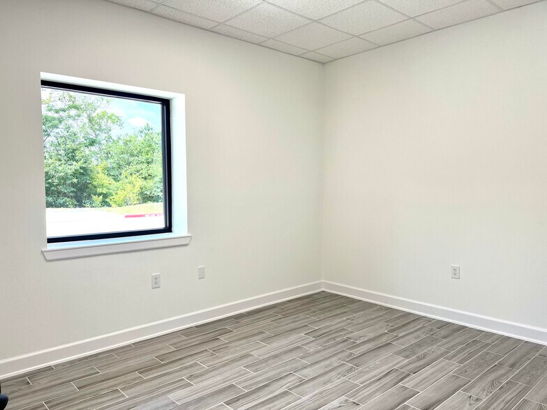 More Photos Of 26077 Nelson Way, Katy Unknown For Lease