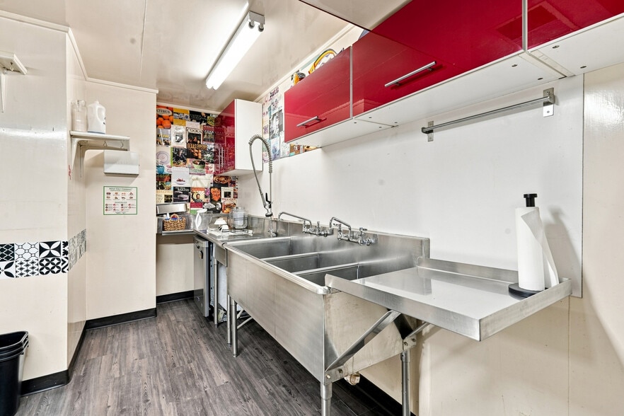 More Photos Of 1417 8th Ave, Fort Worth Hospitality For Sale