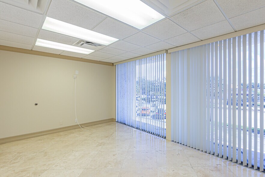 More Photos Of 2740 E Oakland Park Blvd, Fort Lauderdale Office For Sale