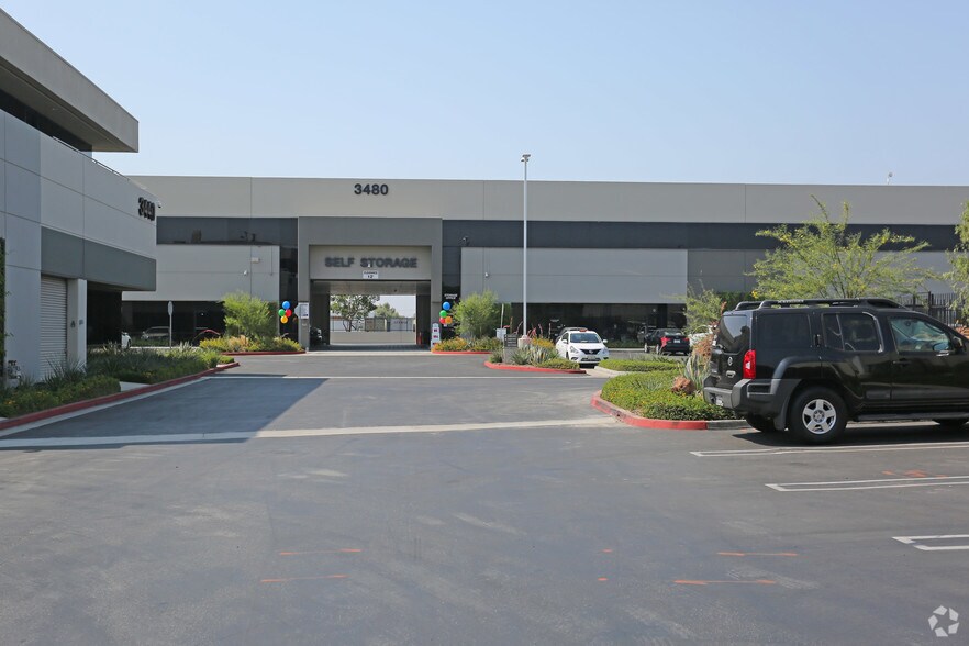 More Photos Of 3400 W Warner Ave, Santa Ana Unknown For Lease