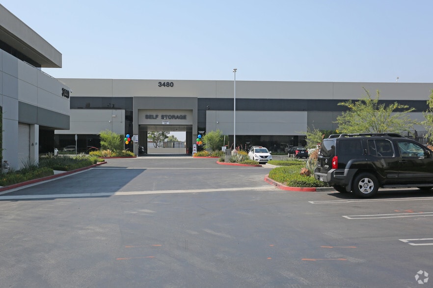 More Photos Of 3400 W Warner Ave, Santa Ana Unknown For Lease