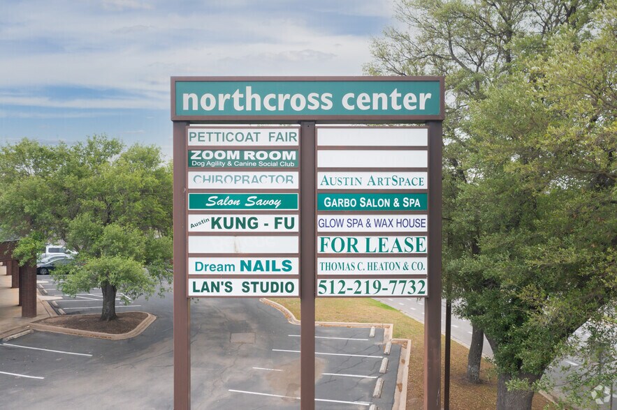 More Photos Of 7739 Northcross Dr, Austin Storefront For Lease