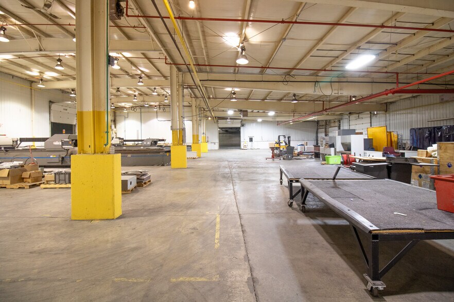 More Photos Of 946 S State Road 32, Union City Manufacturing For Lease
