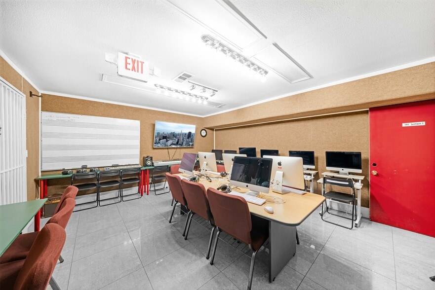 More Photos Of 4100 W Commonwealth Ave, Fullerton Office For Sale