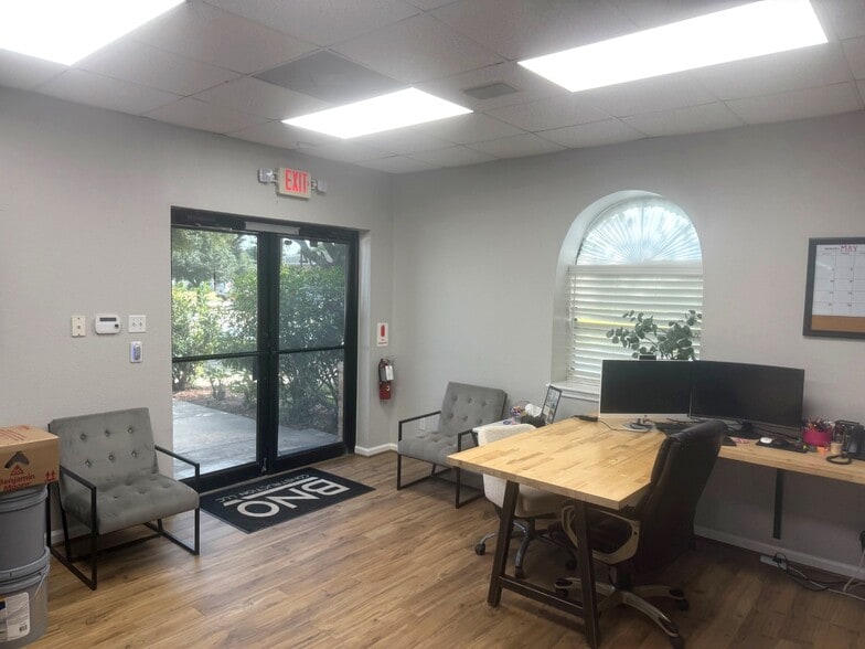 More Photos Of 404 Newport Blvd, League City Flex For Sale