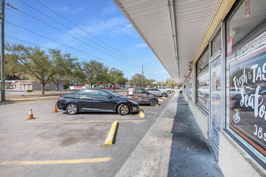 More Photos Of 1952 49th St S, Saint Petersburg Storefront For Sale