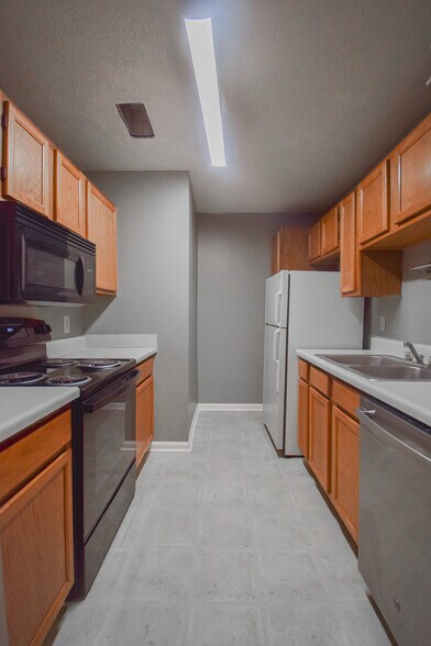 More Photos Of 1500 Glenn ave, Auburn Apartments For Sale