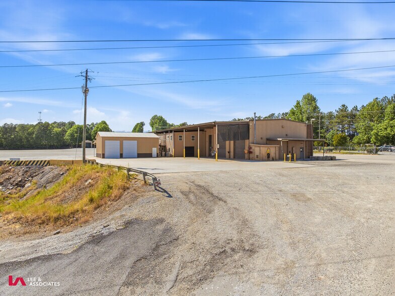More Photos Of 1364 Candler Rd, Gainesville Truck Terminal For Lease