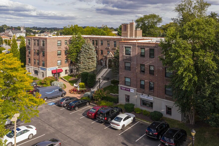 More Photos Of 250 W Lancaster Ave, Wayne Apartments For Lease