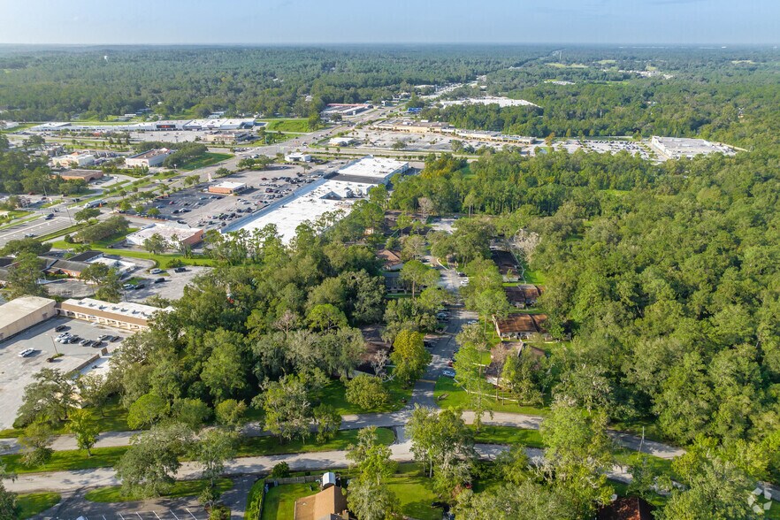 More Photos Of 965 Candlelight Blvd, Brooksville Apartments For Sale