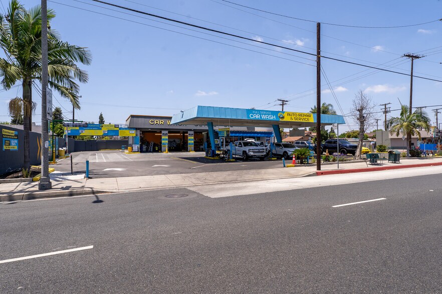 More Photos Of 21011 Pioneer Blvd, Lakewood Carwash For Sale